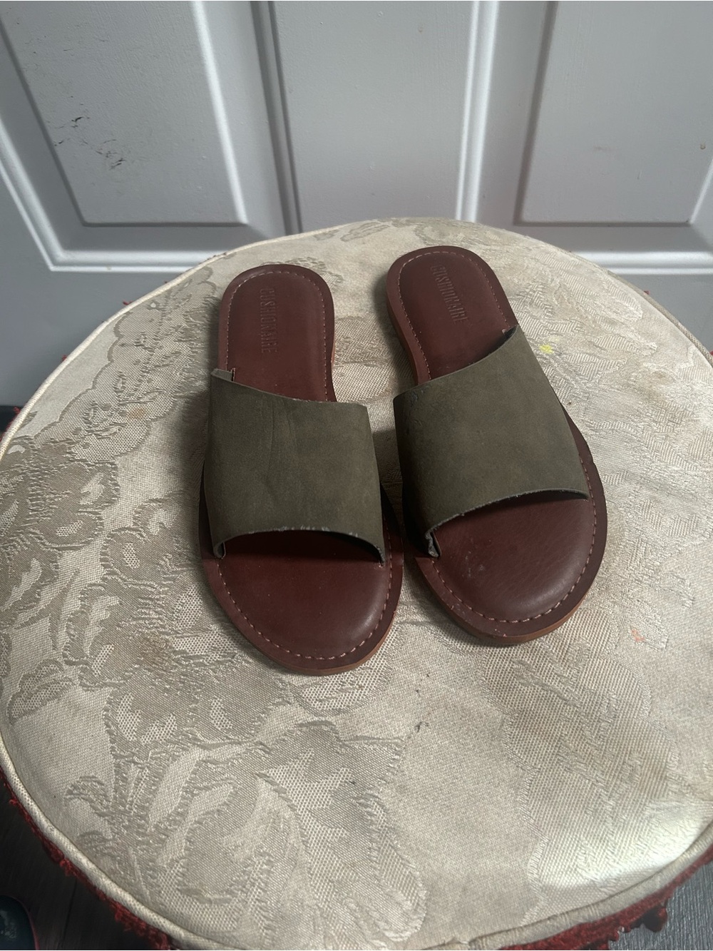 Cushionaire women’s Carly One band Olive Slide Sandals with Brown Footbed